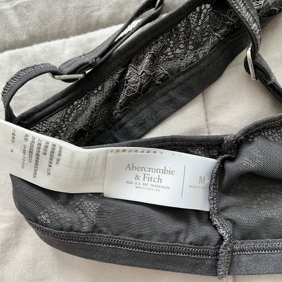 Abercrombie & Fitch grey lace bralette - Picture 3 of 3